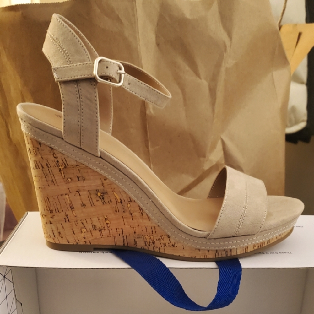 CALL IT SPRING women's size 9 tan wedge sandals